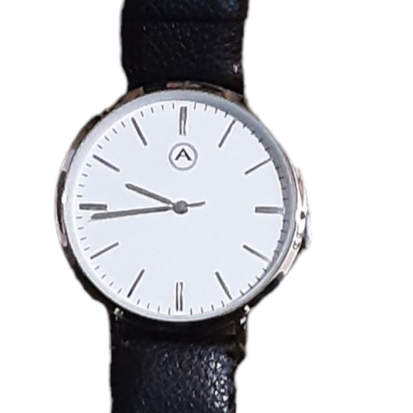 Watch - Picture 4 of 4